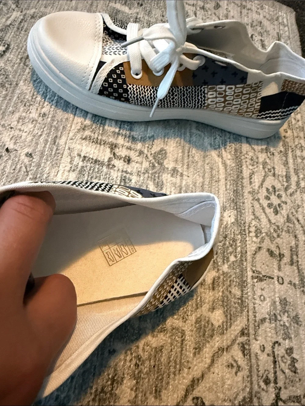 Kids Low-Top Sneakers in Navy, White & Gold
